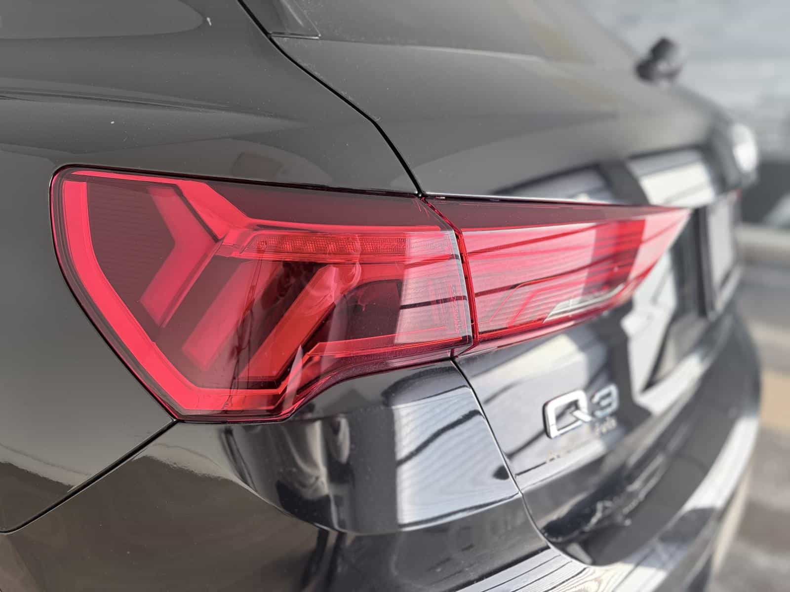 2022 Audi Q3 40 Komfort - Image 12