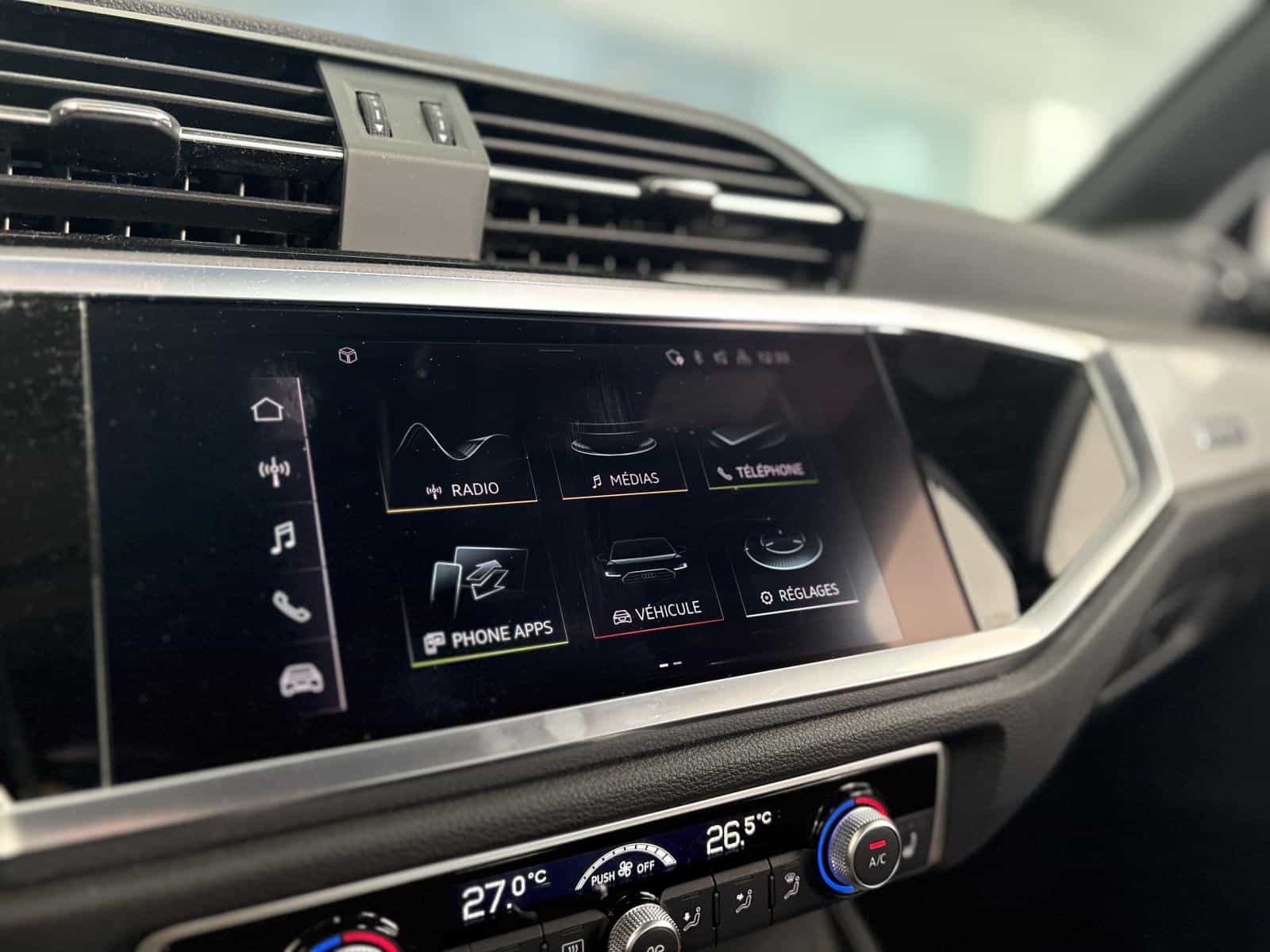 2022 Audi Q3 40 Komfort - Image 20