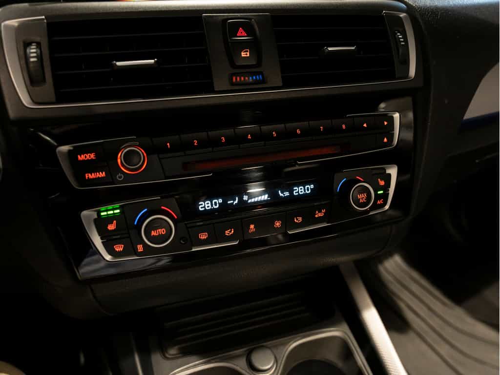 2017 BMW 2 Series 2017 BMW M240i xDrive Cabriolet - Image 26